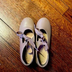 these tap shoes kids size 1-2